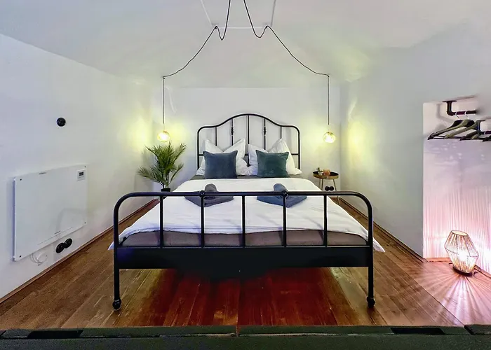 Wow Miniloft, Near Wenceslas Square, Centre, Fast Wifi *