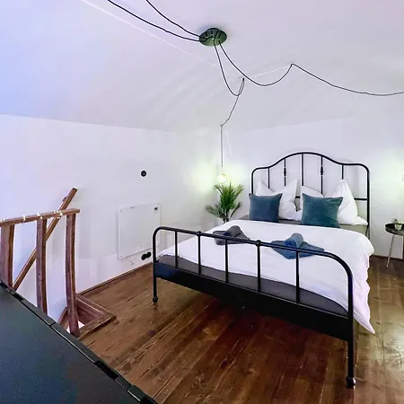 Wow Miniloft, Near Wenceslas Square, Centre, Fast Wifi براغ